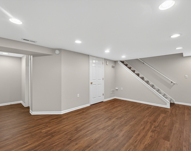 212 Amherst Court - Photo Thumbnail 31