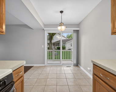 212 Amherst Court - Photo Thumbnail 14