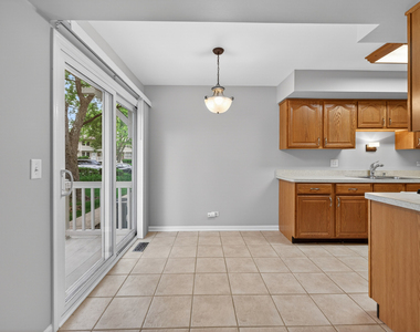 212 Amherst Court - Photo Thumbnail 12