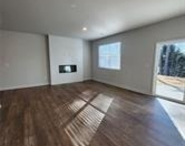 2044 Underwood Drive - Photo Thumbnail 9