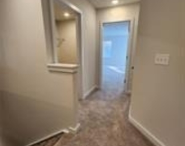 2044 Underwood Drive - Photo Thumbnail 10