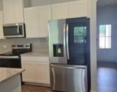 2044 Underwood Drive - Photo Thumbnail 4