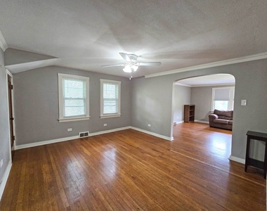 249 E Park Boulevard - Photo Thumbnail 8