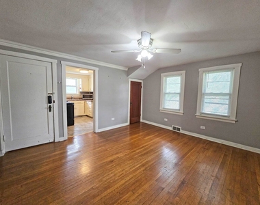 249 E Park Boulevard - Photo Thumbnail 7