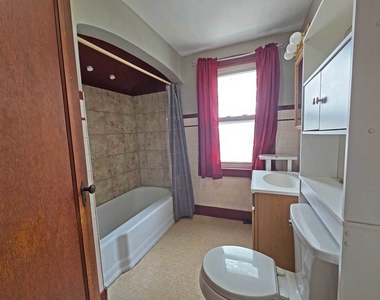 249 E Park Boulevard - Photo Thumbnail 13