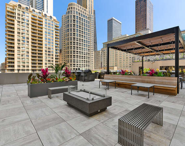 30 E Huron Street - Photo Thumbnail 13