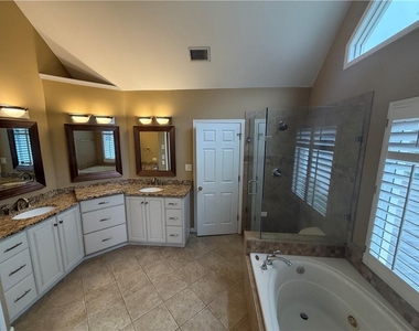 10935 Pennbrooke Crossing - Photo Thumbnail 20