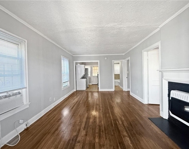 109 Vine Street Sw - Photo Thumbnail 2