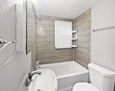 109 Vine Street Sw - Photo Thumbnail 7