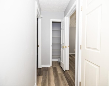 599 Rivulett Court - Photo Thumbnail 20