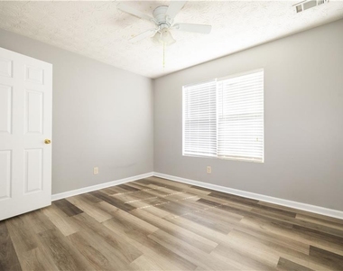 599 Rivulett Court - Photo Thumbnail 16