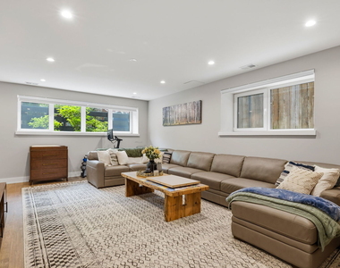 2137 W Ohio Street - Photo Thumbnail 19