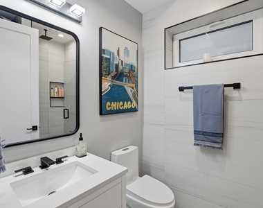 2137 W Ohio Street - Photo Thumbnail 12