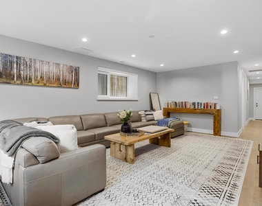 2137 W Ohio Street - Photo Thumbnail 20