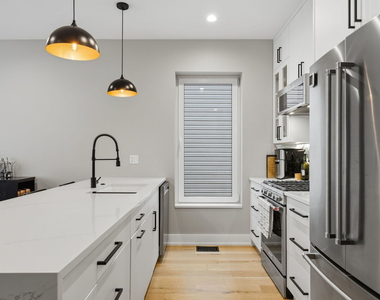 2137 W Ohio Street - Photo Thumbnail 7