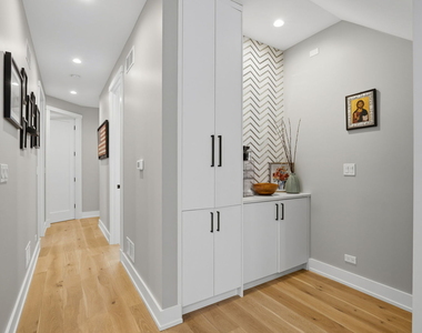 2137 W Ohio Street - Photo Thumbnail 10