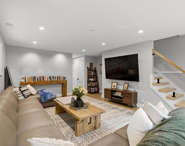 2137 W Ohio Street - Photo Thumbnail 21