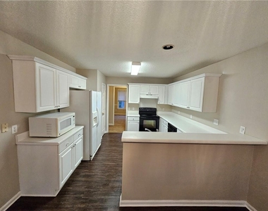 144 Hunters Trace - Photo Thumbnail 6