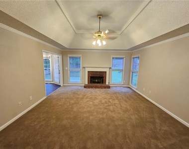 144 Hunters Trace - Photo Thumbnail 4