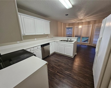 144 Hunters Trace - Photo Thumbnail 7