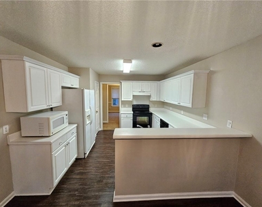 144 Hunters Trace - Photo Thumbnail 9