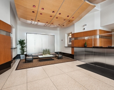 512 N Mcclurg Court - Photo Thumbnail 30