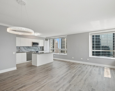 512 N Mcclurg Court - Photo Thumbnail 3