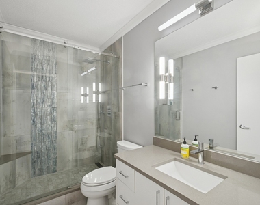 512 N Mcclurg Court - Photo Thumbnail 10