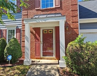 1334 Ambercrest Way - Photo Thumbnail 2