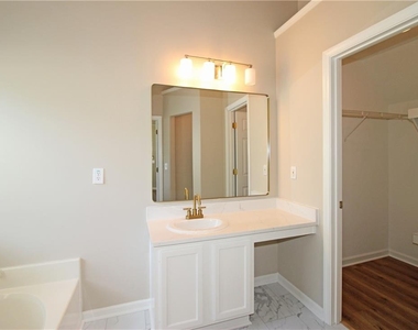 1334 Ambercrest Way - Photo Thumbnail 12