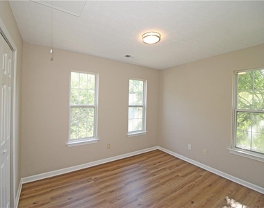 1334 Ambercrest Way - Photo Thumbnail 15