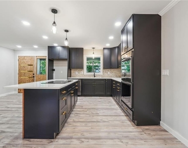 2653 Amy Court - Photo Thumbnail 8