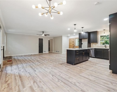 2653 Amy Court - Photo Thumbnail 6