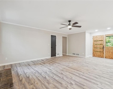 2653 Amy Court - Photo Thumbnail 4