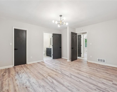 2653 Amy Court - Photo Thumbnail 17
