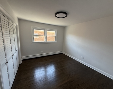 6029 S Keating Avenue - Photo Thumbnail 3