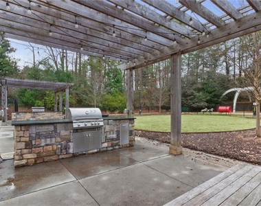 799 Hammond Drive - Photo Thumbnail 34