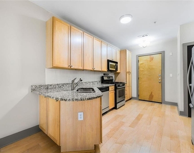 799 Hammond Drive - Photo Thumbnail 4