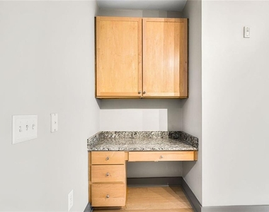 799 Hammond Drive - Photo Thumbnail 12