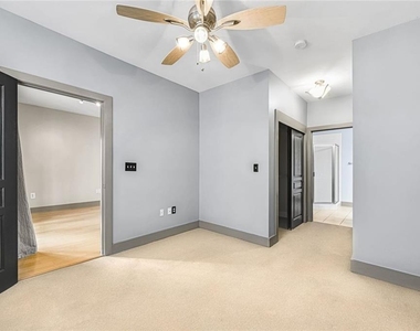 799 Hammond Drive - Photo Thumbnail 17