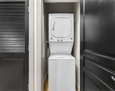 799 Hammond Drive - Photo Thumbnail 20