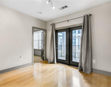 799 Hammond Drive - Photo Thumbnail 11