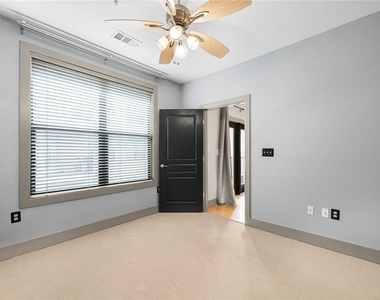 799 Hammond Drive - Photo Thumbnail 16