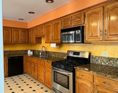 16501 Nottingham Court - Photo Thumbnail 3
