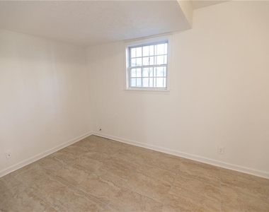 2761 Rockdale - Photo Thumbnail 9