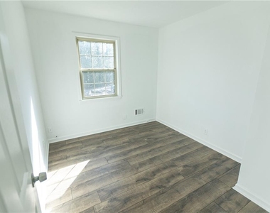 2761 Rockdale - Photo Thumbnail 15