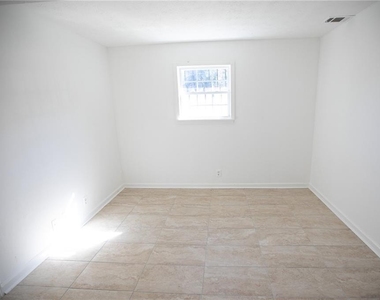 2761 Rockdale - Photo Thumbnail 22
