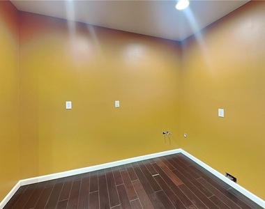 2639 Hooch Court - Photo Thumbnail 20