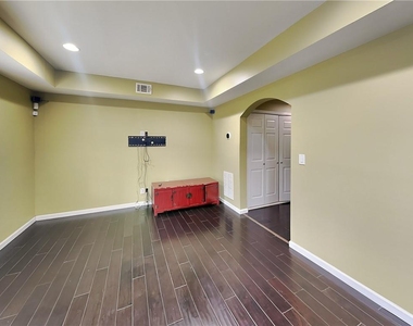 2639 Hooch Court - Photo Thumbnail 18