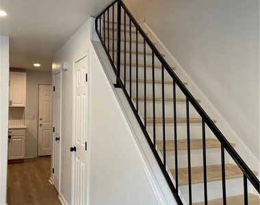 359 Mimosa Drive - Photo Thumbnail 4